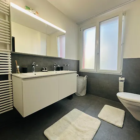 Exklusives Mit Traumhaftem Seeblick & Balkon Apartment